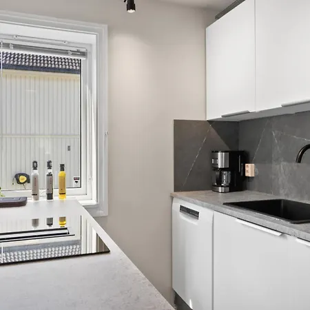 Leilighet Stylish 4br With Parking *