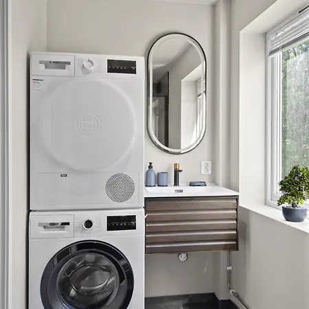 Stylish 4br With Parking