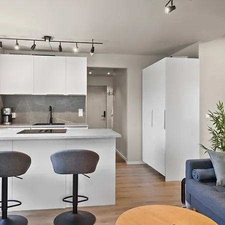 Leilighet Stylish 4br With Parking *