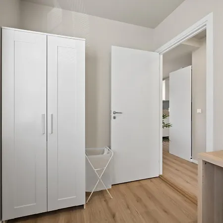 Apartment Stylish 4br With Parking